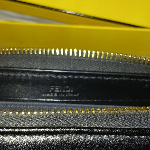 💯% Authentic FENDI Wallet - Picture 3 of 8
